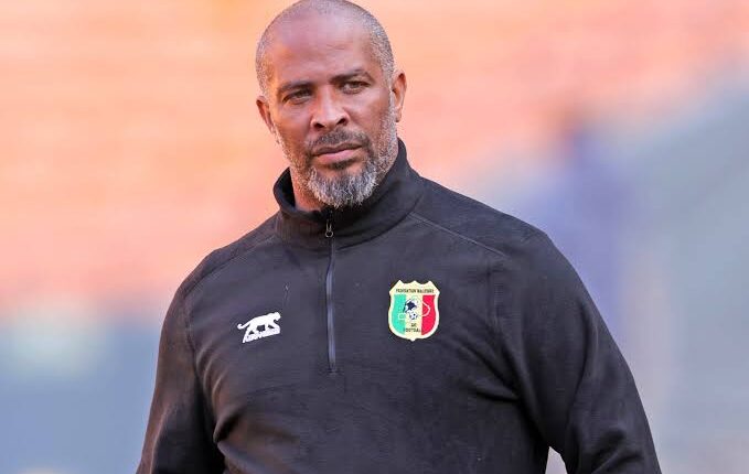 Éric Chelle Biography