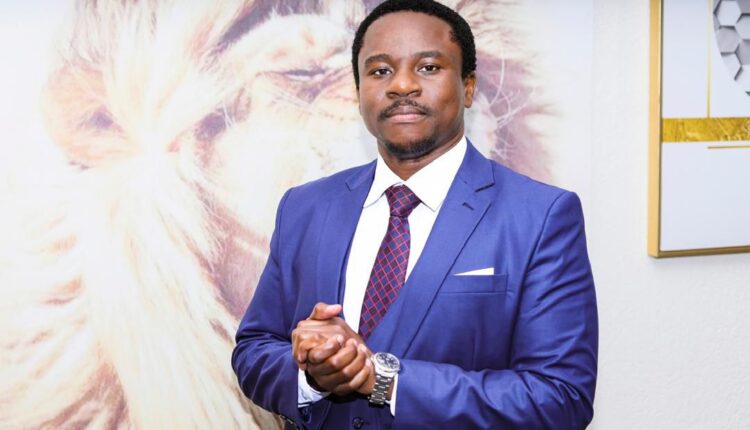 Tawanda Zvobgo Biography